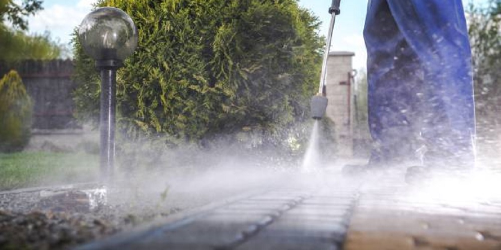 Selection Guide of Chemicals Used In Commercial Pressure Washing